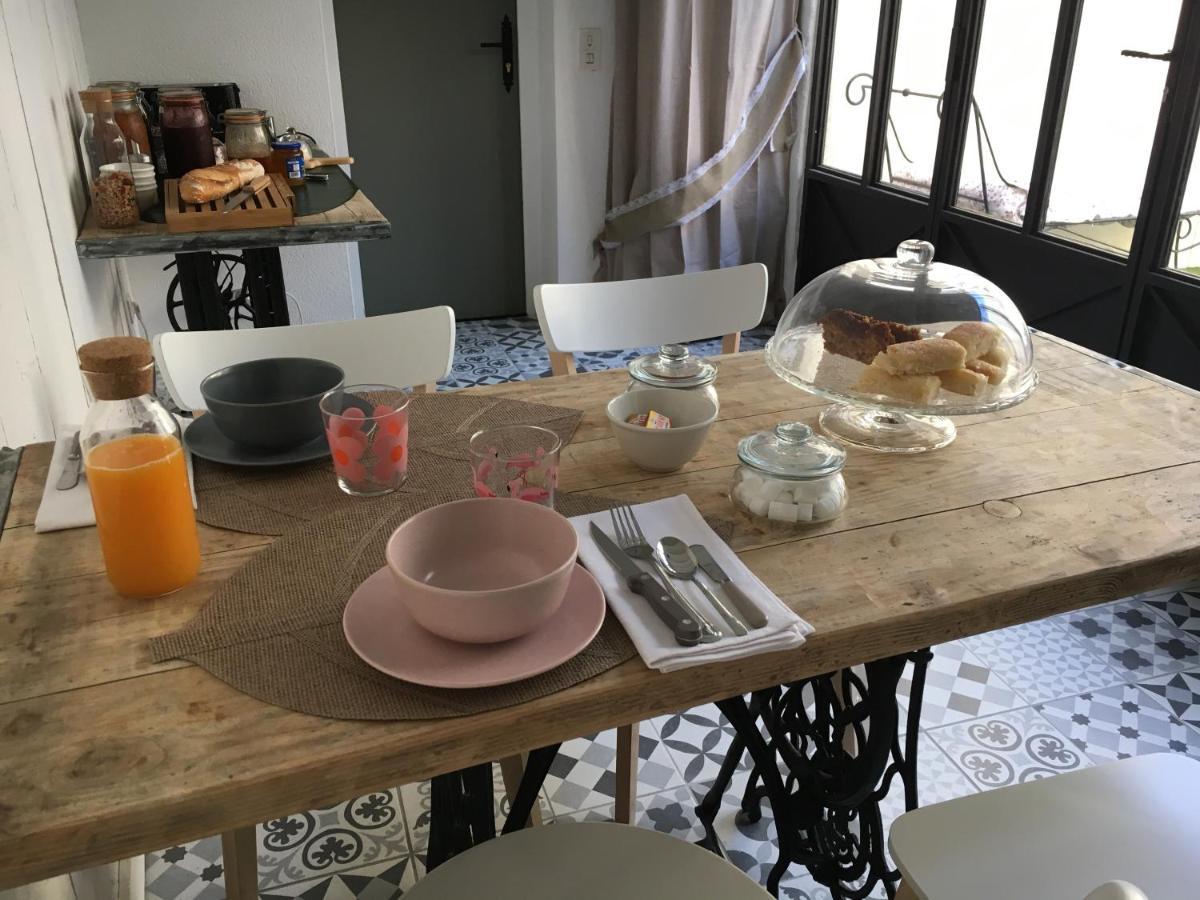 Ô 36 Rempart Sud B&B Aigues-Mortes Exterior foto