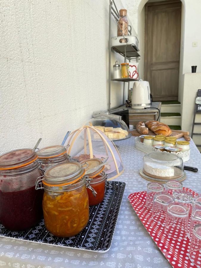Ô 36 Rempart Sud B&B Aigues-Mortes Exterior foto