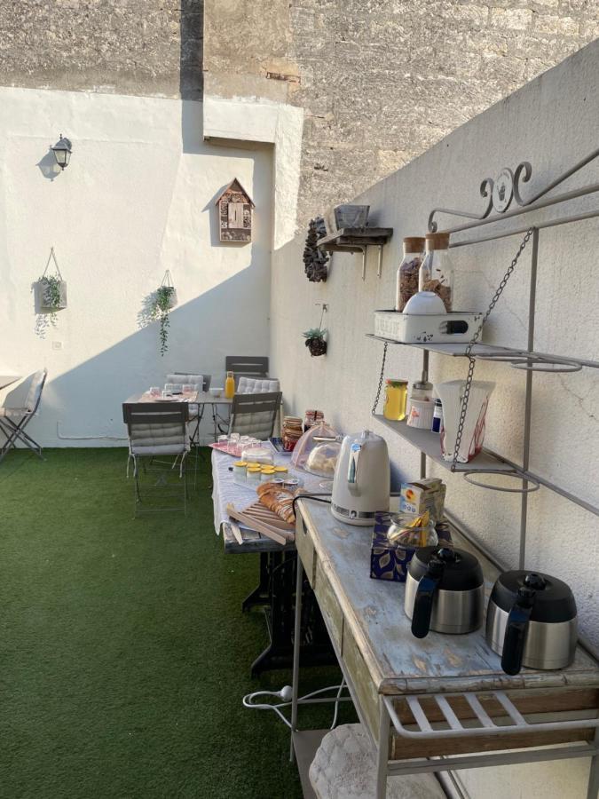 Ô 36 Rempart Sud B&B Aigues-Mortes Exterior foto